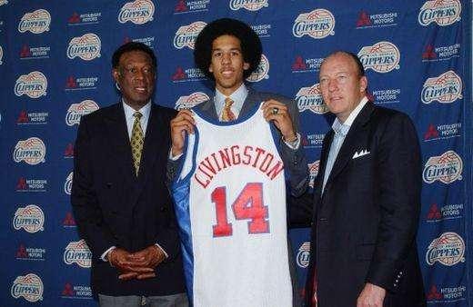 B体育官网-NBA最励志的角色球员，重伤断腿，涅槃重生，联手库里夺冠