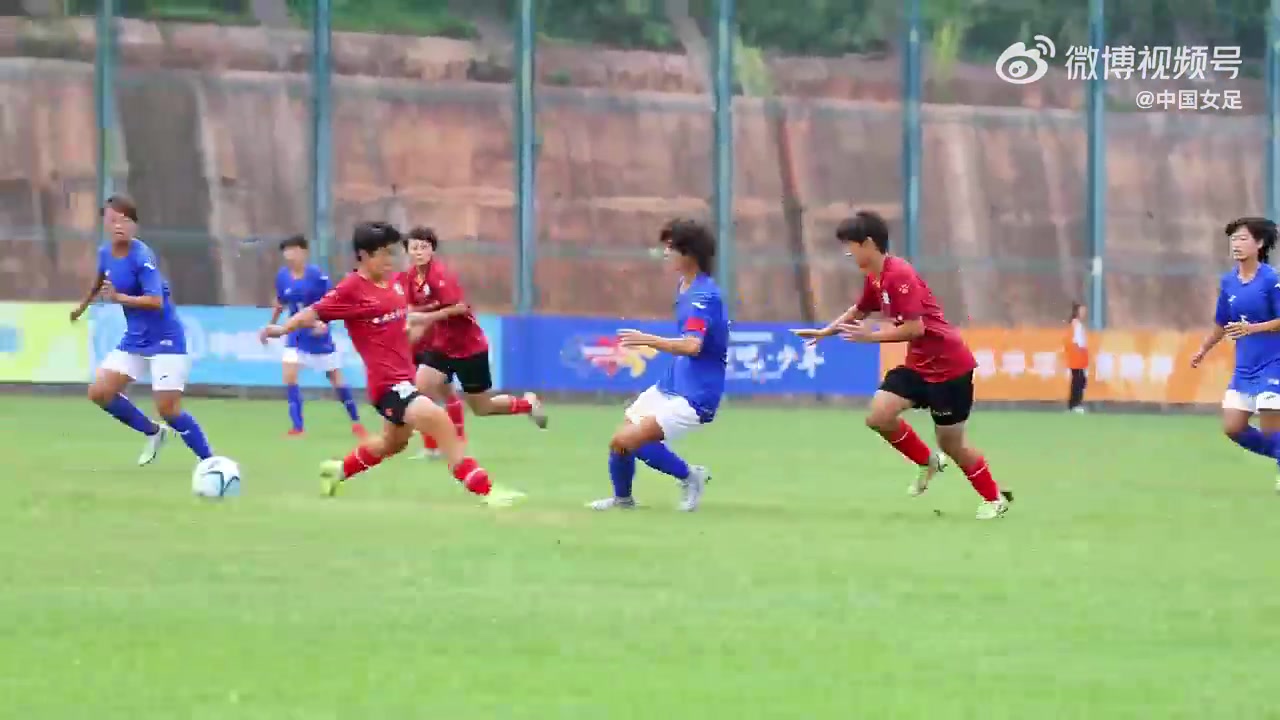 B体育首页-视频回顾｜2025年第四期青少年女足赛事研讨培训顺利结束