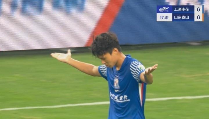 中超巨大争议！汪海健角球破门，王大雷气笑了，李可推人被无视
