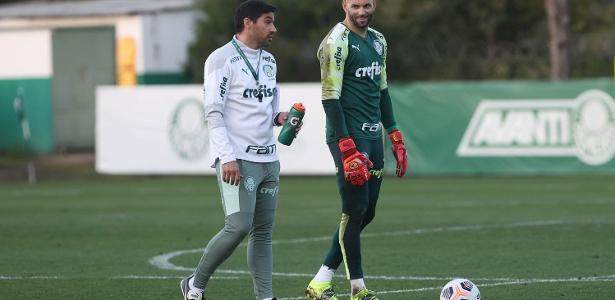 B体育官网-有球时门将是第一中锋 无球时中锋得是第一中卫？！